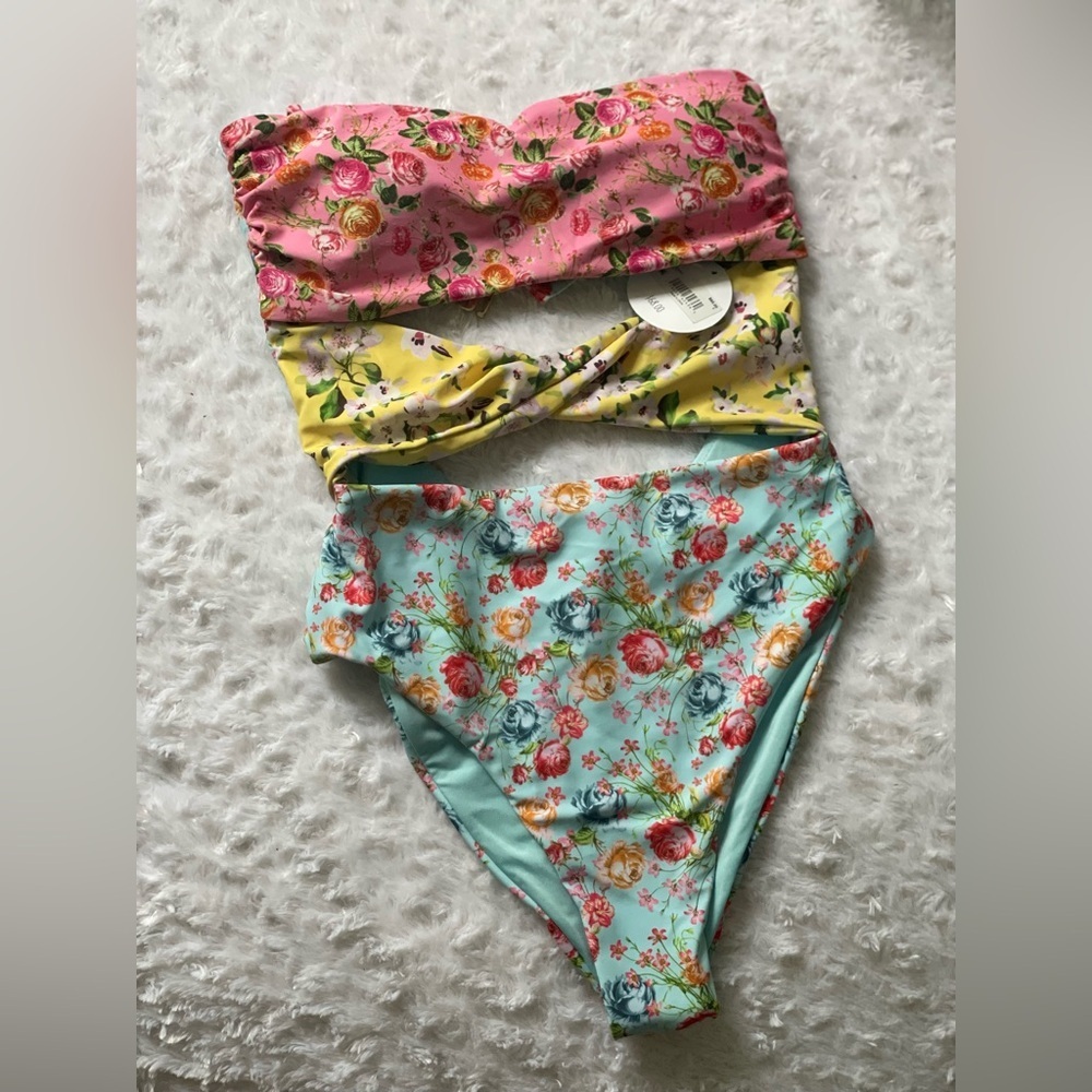 Altar'd State Floral One Piece Swimsuit - strap missing - Picture 3 of 7